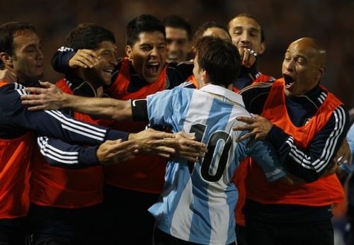 Messi tiếp tục tỏa sáng giúp Argentina đánh bại Uruguay