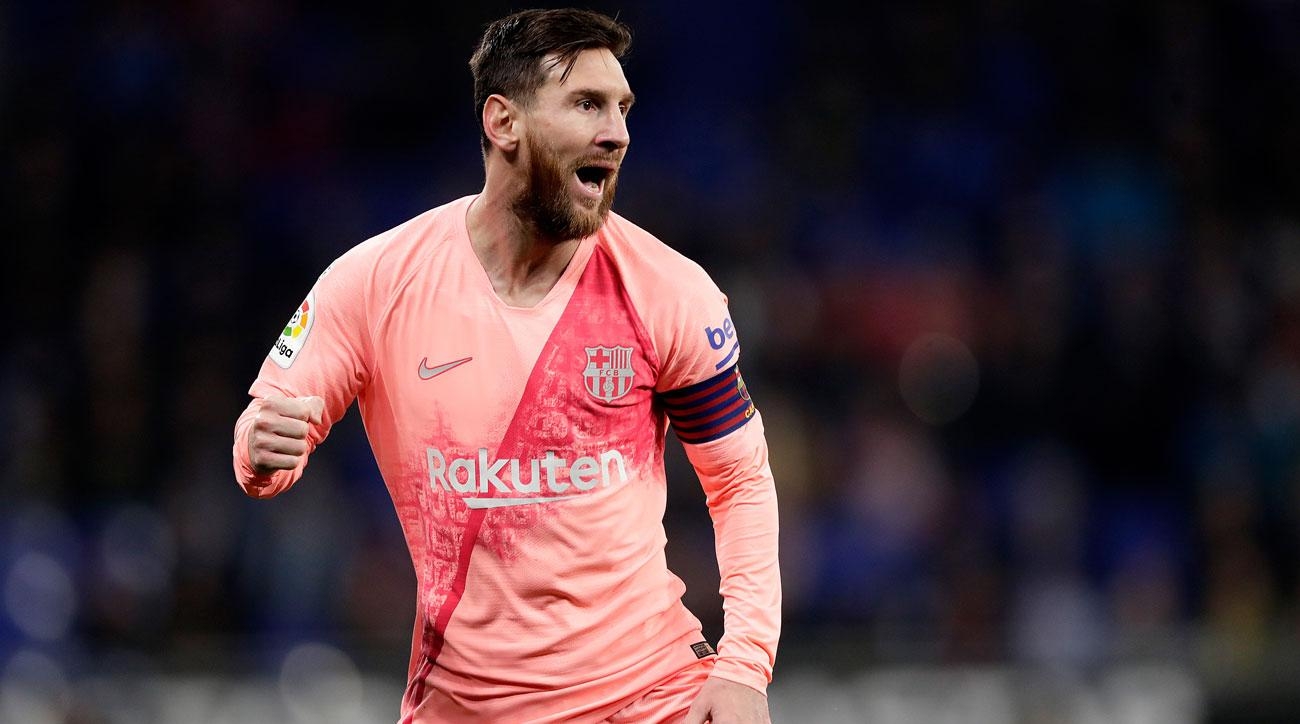 Messi ăn mừng bàn thắng sau cú đá phạt trực tiếp vào lưới Espanyol