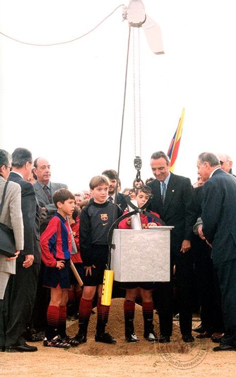 6.-Primera-pedra-CE_20001211_mini.jpg