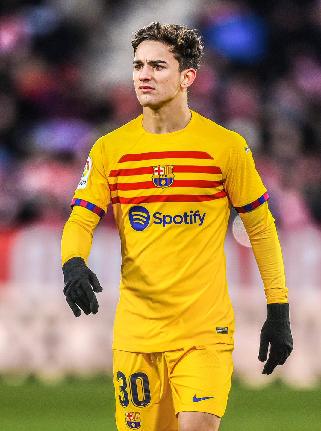 Gavi-yellow-shirt.jpg
