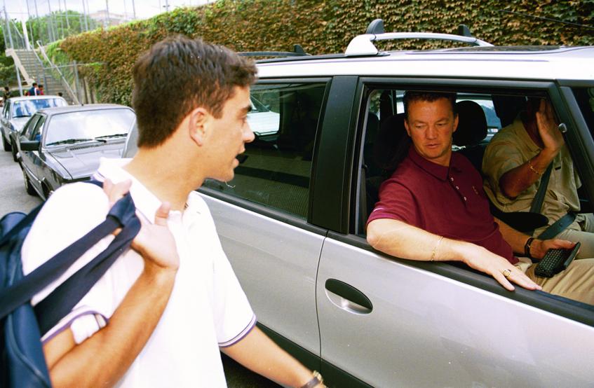 Van-Gaal-vs-Xavi.jpg