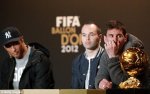 Messi Iniesta và Ronaldo trong giao lưu QBV. www.fcbarcelona.com.vn.jpg