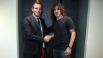 Rosell bắt tay Puyol.JPG