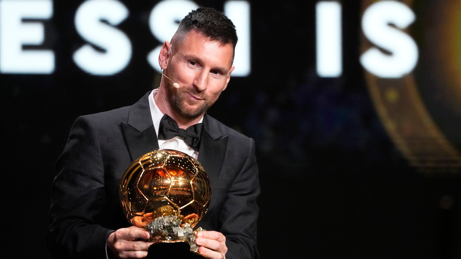 Messi-ballon-dor_2023.jpg