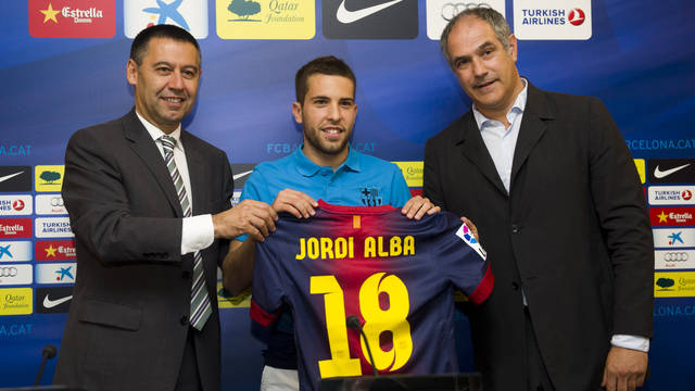 Jordi Alba ký hợp đồng 5 năm với Barça
