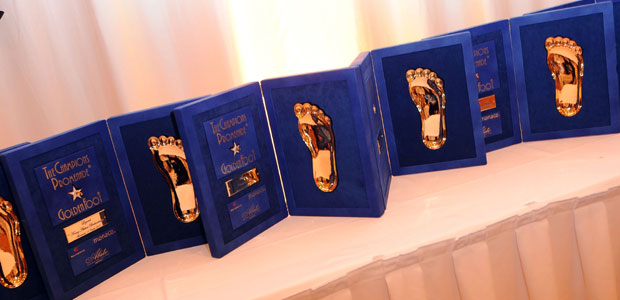 Xavi và Puyol có trong danh sách bầu chọn "Bàn chân vàng '2012"