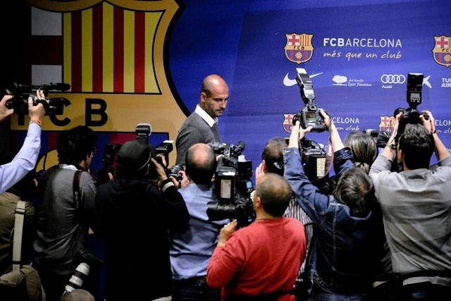 Pep và buổi họp báo công bố chia tay Barça