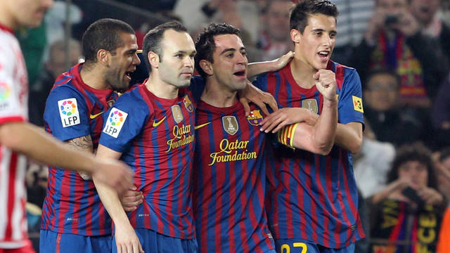 Barça ăn mừng bàn thắng của Xavi