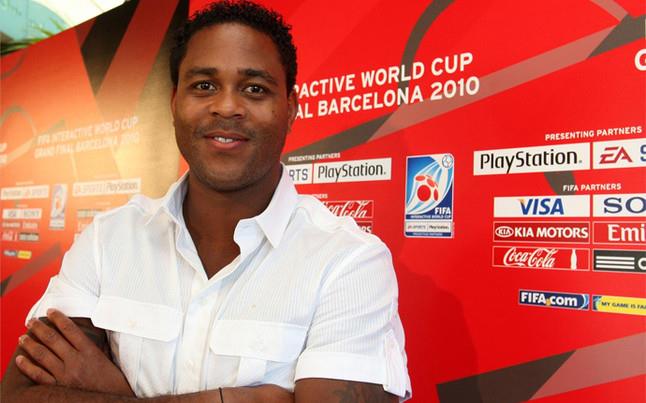 Patrick Kluivert: Barça sẽ làm thịt Ajax