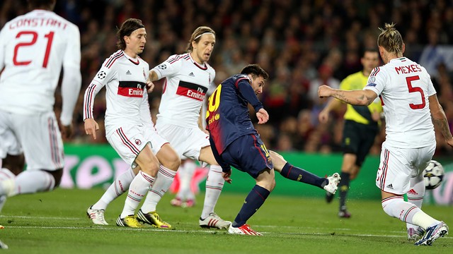 Messi tung sút ghi bàn trước AC Milan