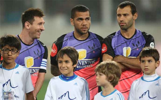 Messi, Alves, Mascherano và Pinto ra tòa làm chứng