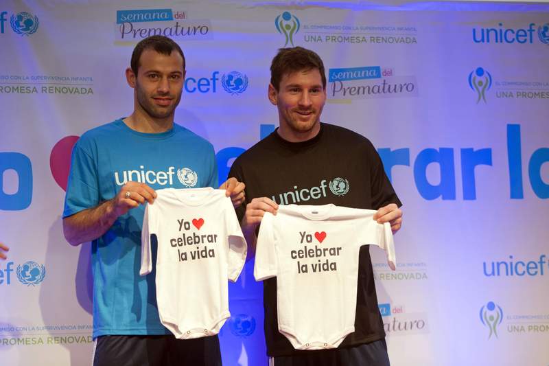 Messi và Mascherano tham gia chương trình của Unicef