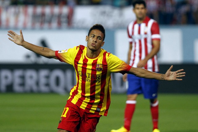 Neymar ăn mừng bàn thắng ghi vào lưới Atletico Madrid