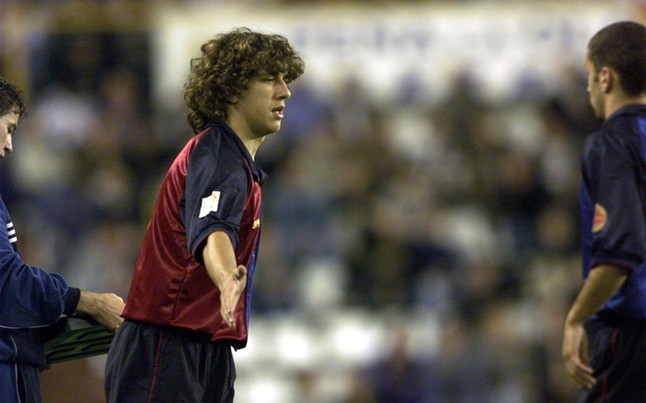 Carles Puyol ra mắt lần đầu tiên