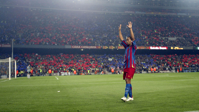 Sự nghiệp của Ronaldinho tại Barça qua các con số