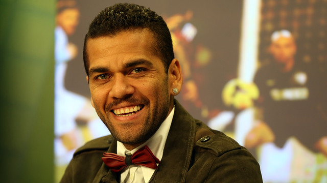 Alves: "Chức vô địch Liga năm nay sẽ có ý nghĩa đặc biệt với đội chiến thắng"