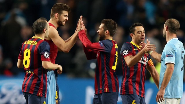 Các cầu thủ FC Barcelona sau trận đấu với Manchester City