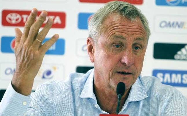 Cruyff: "Neymar là vấn đề của Barça"