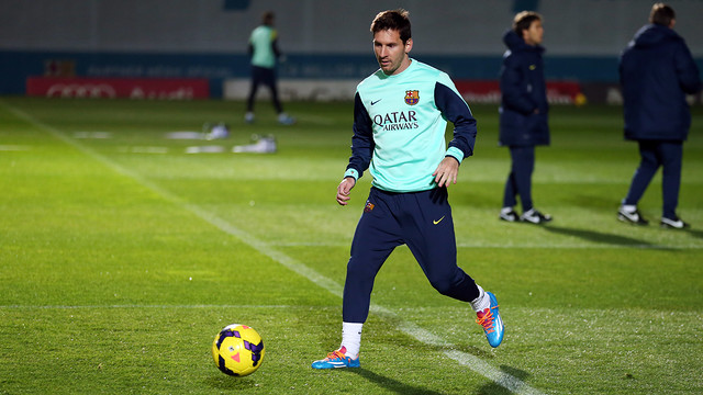 Messi tập luyện cùng đồng đội