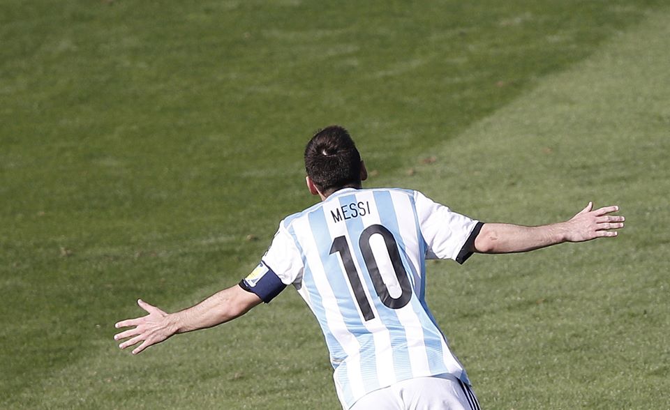 Messi ăn mừng bàn thắng vào lưới Iran