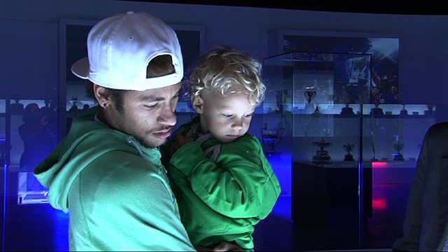 Neymar và con trai
