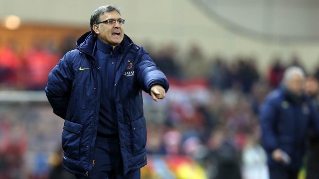 Tata Martino trong trận đấu với Atletico Madrid